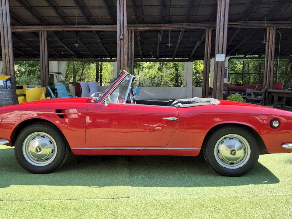 Image 2/63 of FIAT 1200 S OSI (1965)