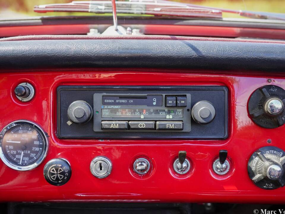 Image 30/39 de MG MGB (1964)