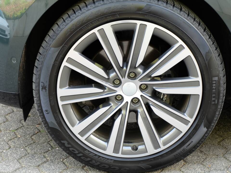 Image 30/61 of Land Rover Range Rover D350 (2025)