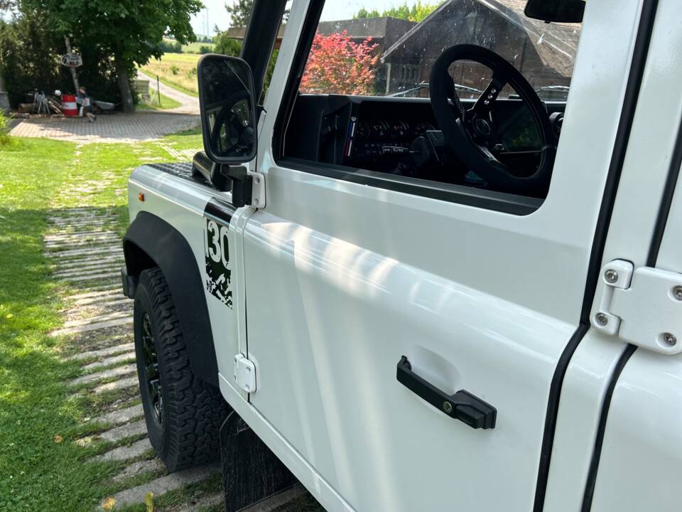 Bild 27/46 von Land Rover Defender 130 Double Cab (1998)