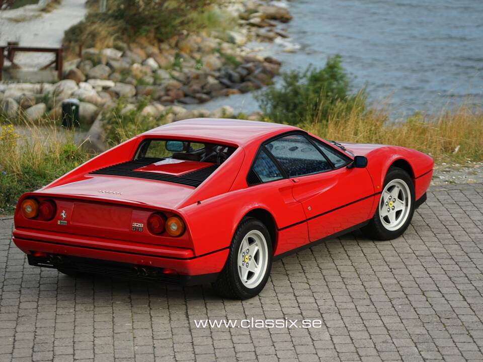 Image 27/27 de Ferrari 328 GTB (1985)