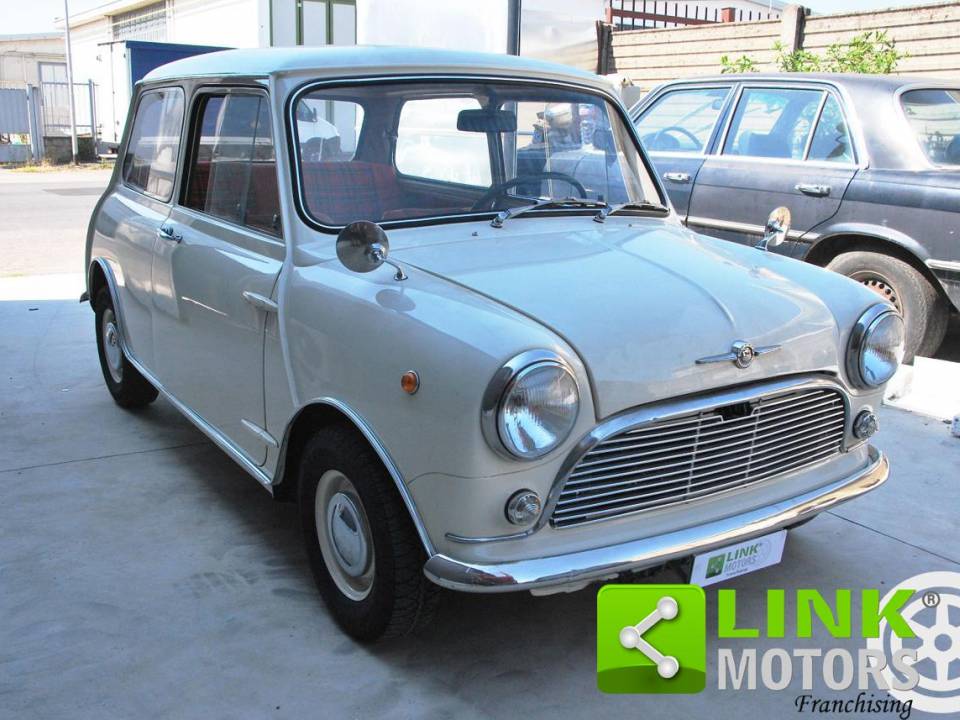 Image 3/9 de Morris Mini 1000 (1968)