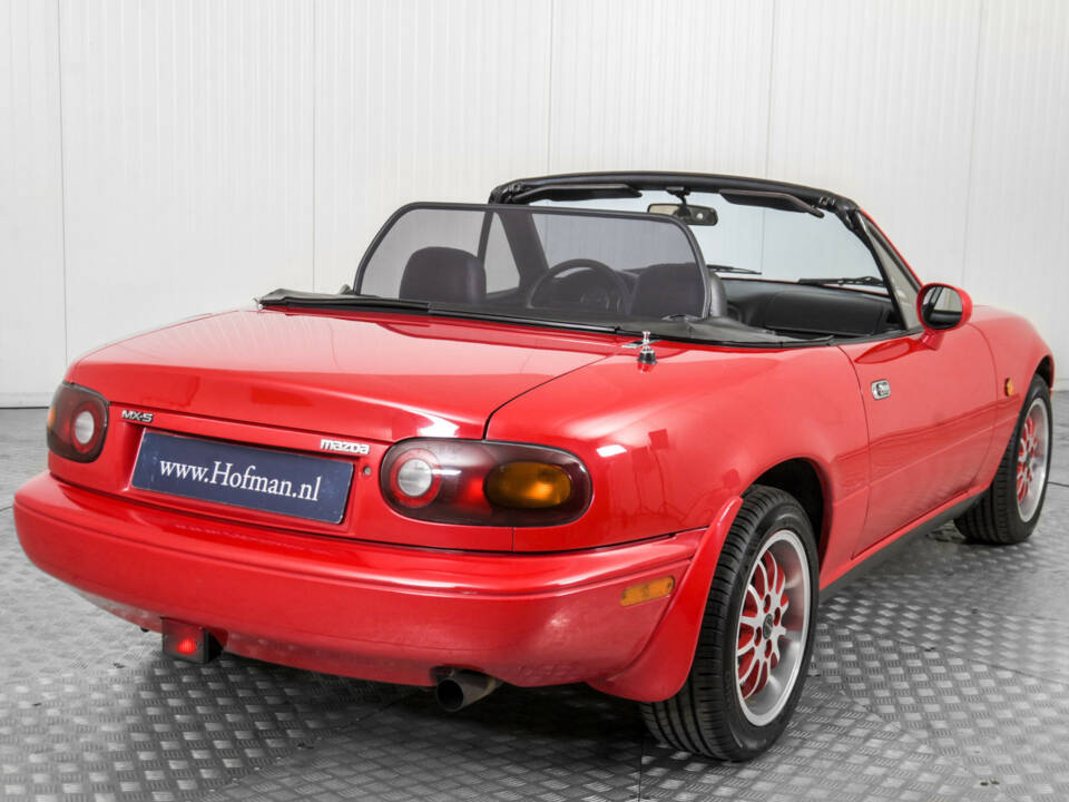 Bild 26/50 von Mazda MX-5 1.8 (1995)