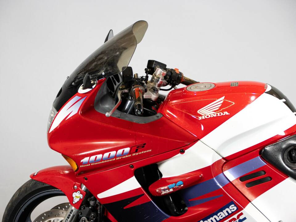 Immagine 28/49 di Honda CBR 1000 RR Fireblade (1995)