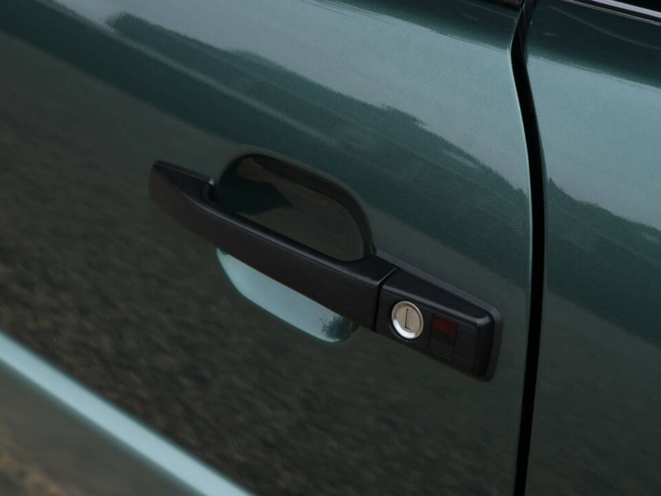 Image 25/50 of Mercedes-Benz 300 SL-24 (1992)