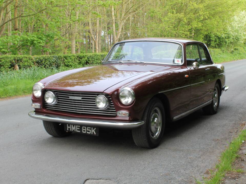 Image 3/17 of Bristol 411 Mk. I (1971)