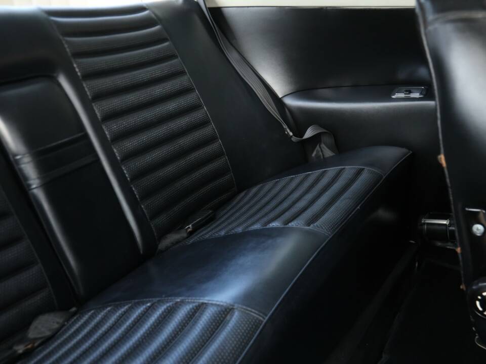 Image 23/50 of Volvo P 123 GT (1969)