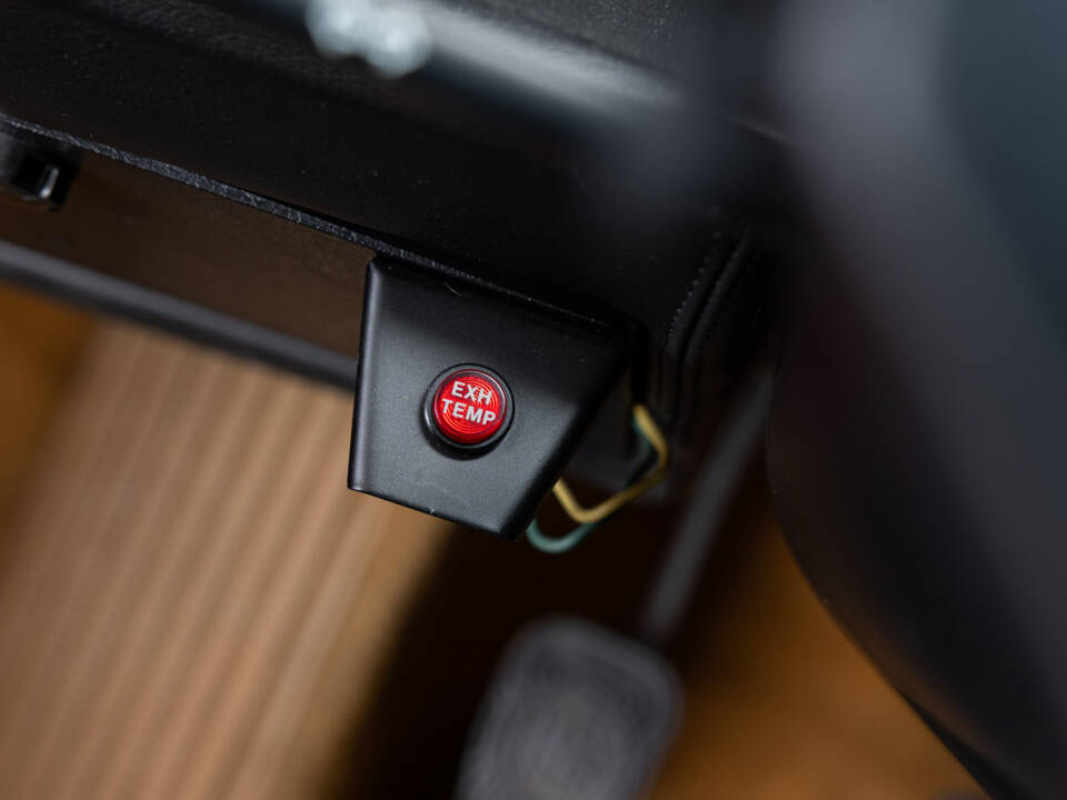 Image 14/32 de Alfa Romeo SZ (1994)