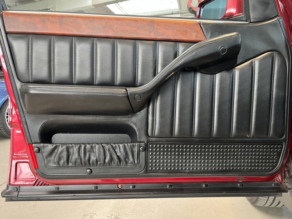 Image 39/47 of Lancia Thema 8.32 (1989)
