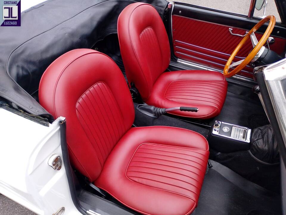 Bild 23/52 von Alfa Romeo 1750 Spider (1969)