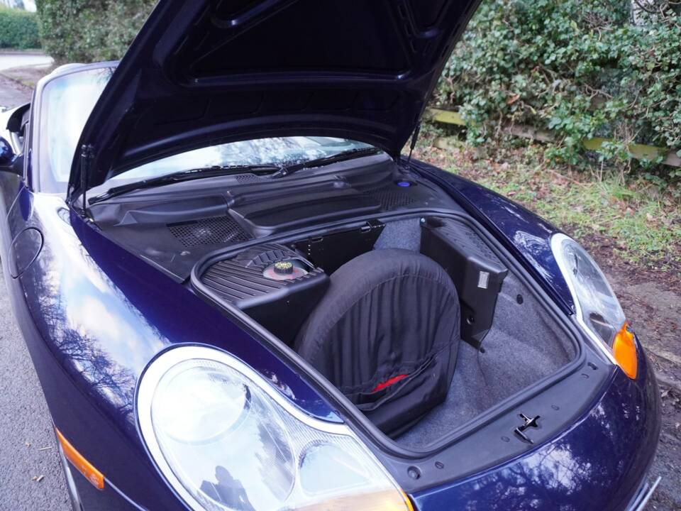 Image 16/18 of Porsche Boxster (1997)