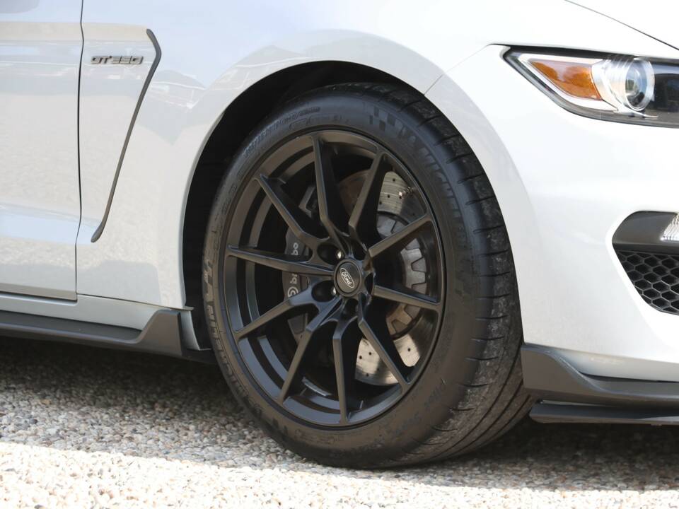 Image 26/50 of Ford Mustang Shelby GT 350 (2017)