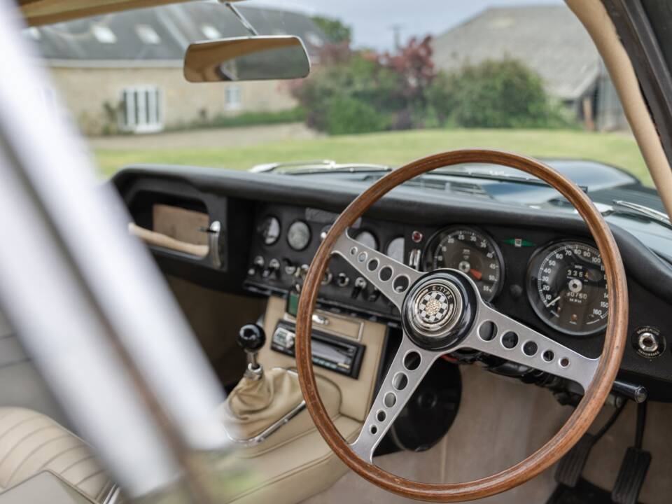 Afbeelding 4/26 van Jaguar E-Type 4.2 (1964)