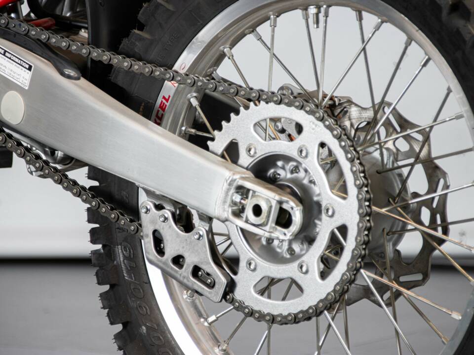 Image 10/50 de Yamaha DUMMY (2008)