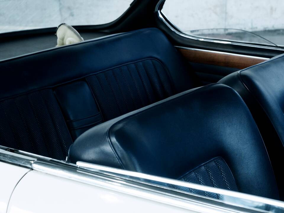 Bild 30/50 von BMW 2000 CS (1971)