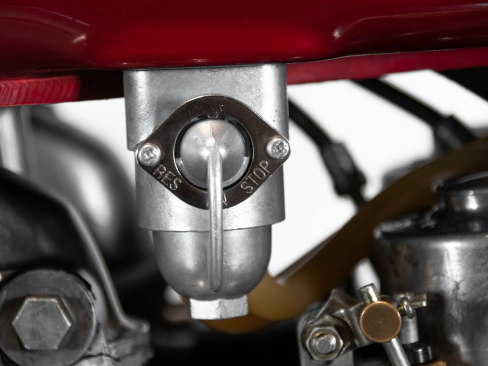 Bild 36/40 von Kawasaki Z 400 (1975)