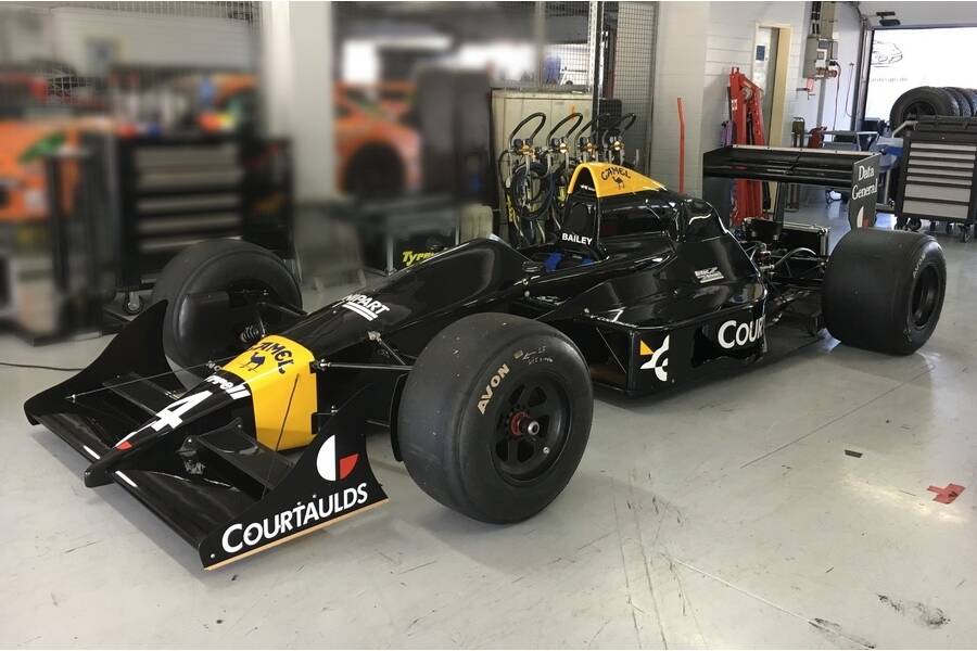 Bild 14/28 von Tyrrell 017 (1988)