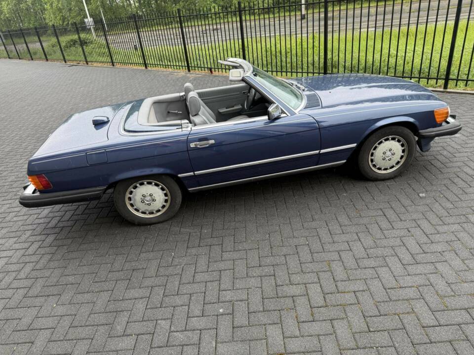 Image 10/46 de Mercedes-Benz 560 SL (1986)