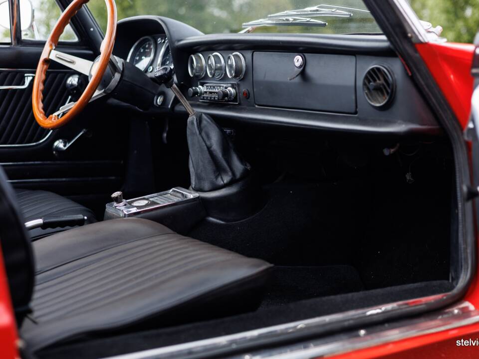 Image 30/44 of Alfa Romeo 1750 Spider Veloce (1969)