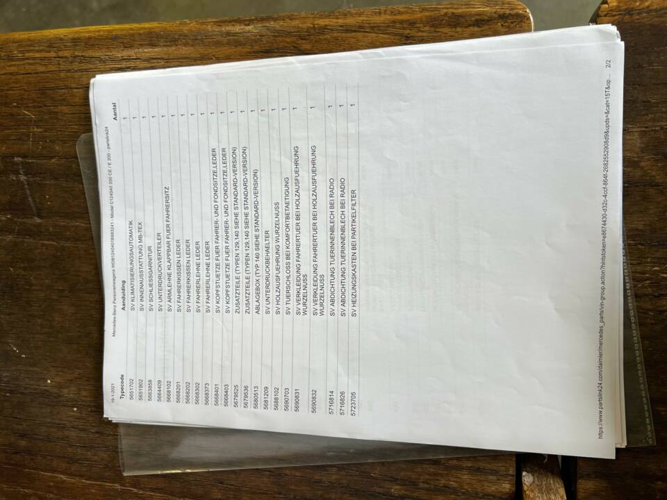 Bild 36/79 von Mercedes-Benz 200 CE (1993)