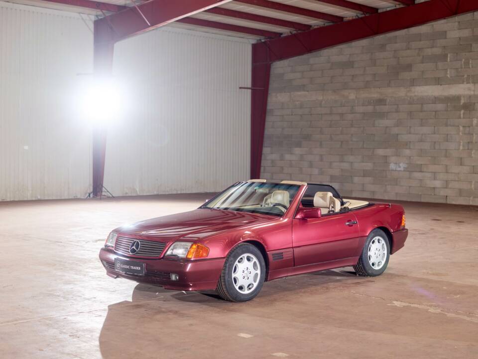 Image 26/43 of Mercedes-Benz 500 SL (1992)