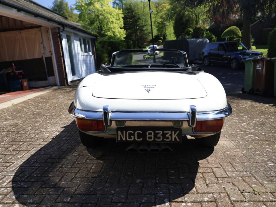 Image 36/50 de Jaguar Type E V12 (1972)