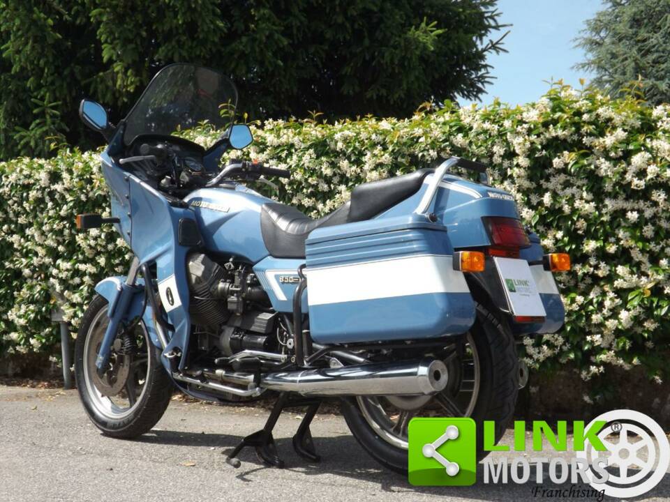 Image 3/10 de Moto Guzzi DUMMY (1994)