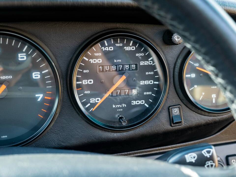 Bild 35/52 von Porsche 911 Targa (1997)