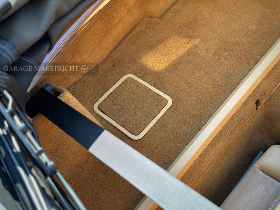 Image 46/100 de Alfa Romeo 2.0 Spider (1993)