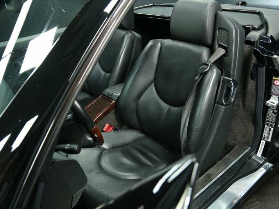 Immagine 11/30 di Mercedes-Benz SL 600 (2001)