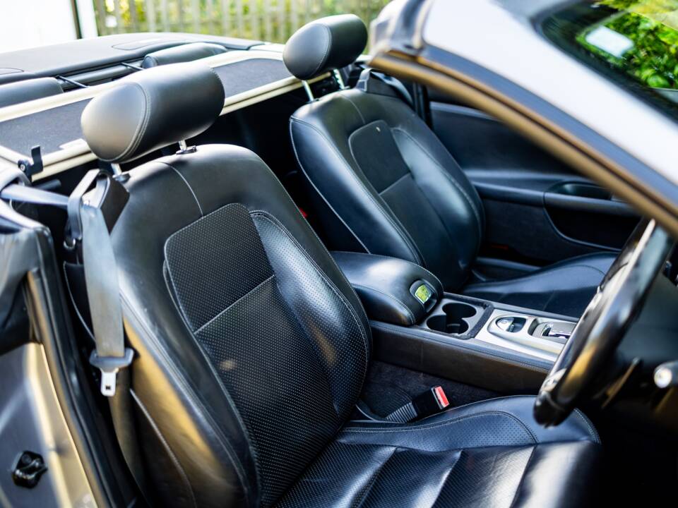Image 50/50 de Jaguar XKR (2007)