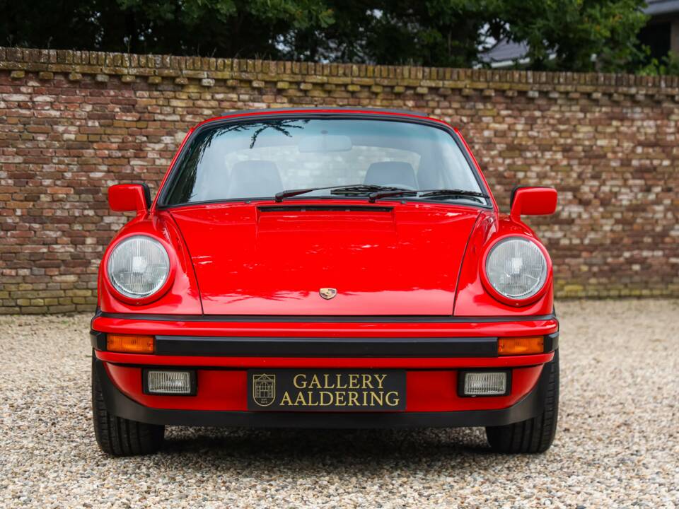 Image 5/50 of Porsche 911 Carrera 3.2 (1988)