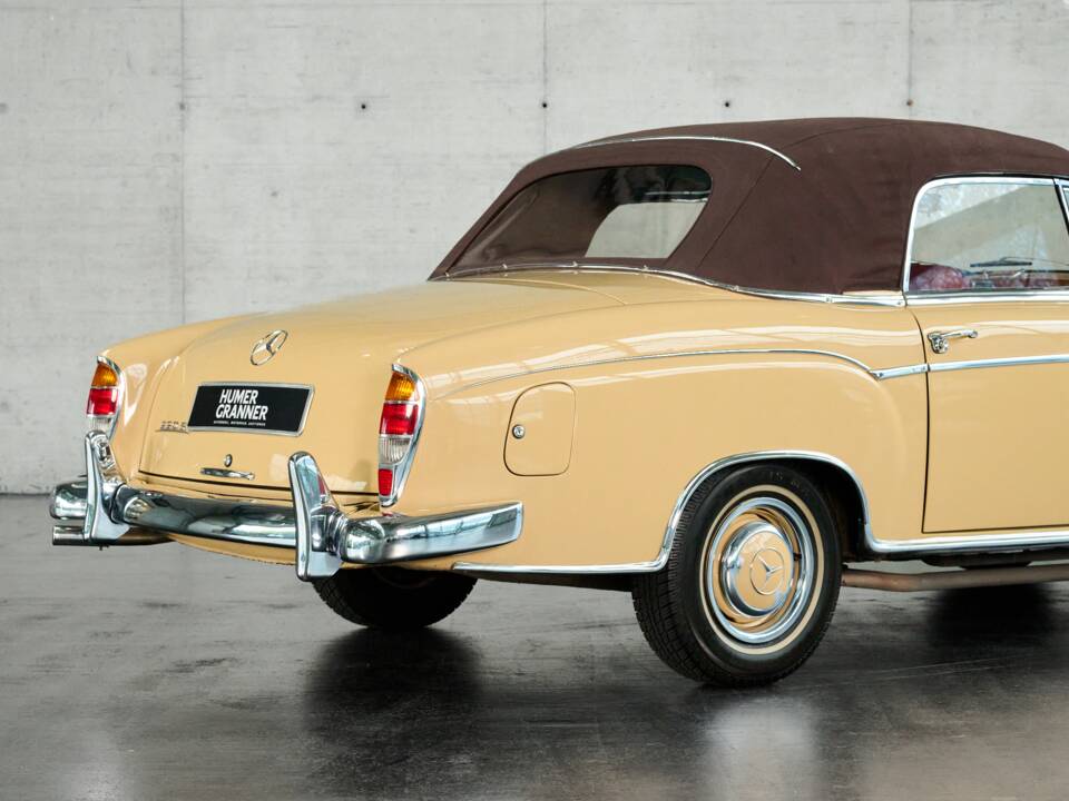 Immagine 29/50 di Mercedes-Benz 220 S Cabriolet (1958)