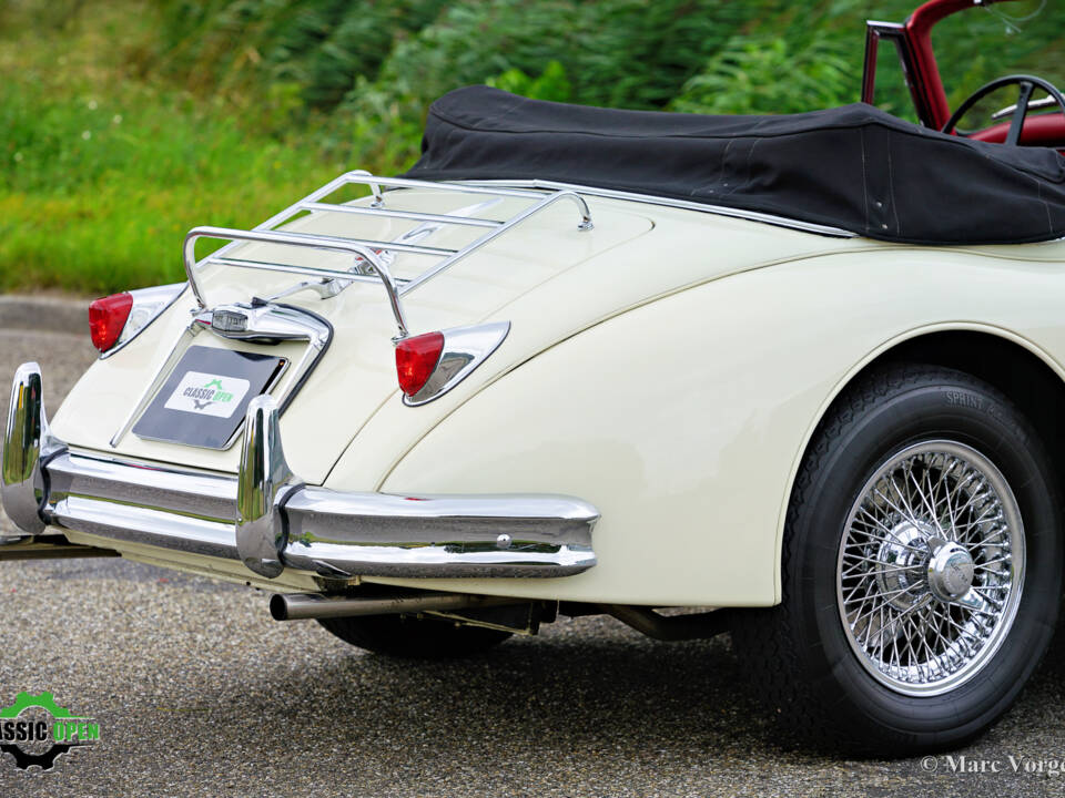 Image 36/51 de Jaguar XK 150 DHC (1959)