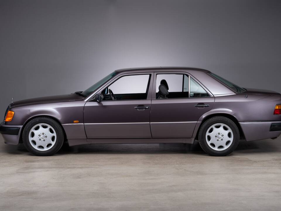 Bild 4/38 von Mercedes-Benz 500 E (1992)