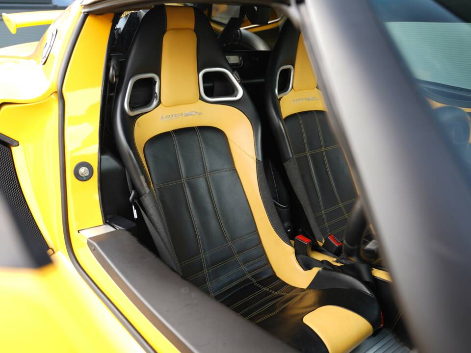 Image 13/50 of Lotus Exige S 240 (2008)