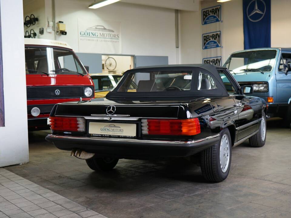 Image 11/22 de Mercedes-Benz 560 SL (1987)