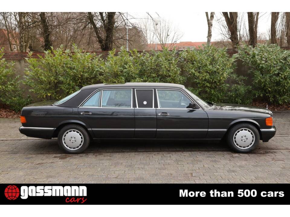 Afbeelding 7/15 van Mercedes-Benz 560 SEL (1990)