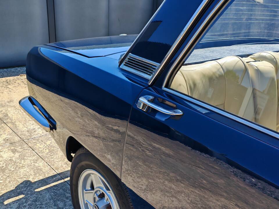 Image 17/50 of Alfa Romeo 2000 Berlina (1972)