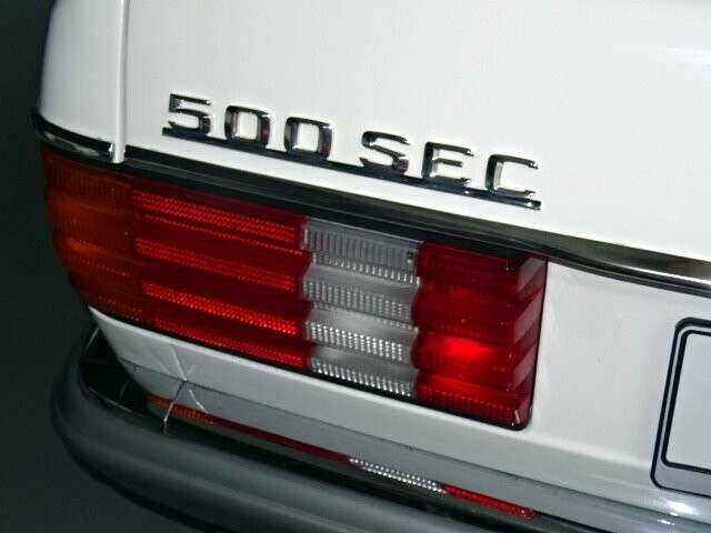 Bild 32/36 von Mercedes-Benz 500 SEC (1984)