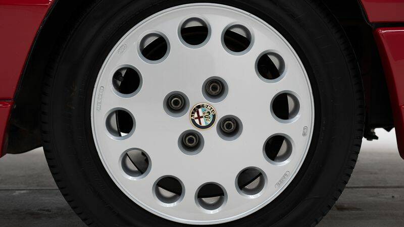 Imagen 11/15 de Alfa Romeo 2.0 Spider (1991)