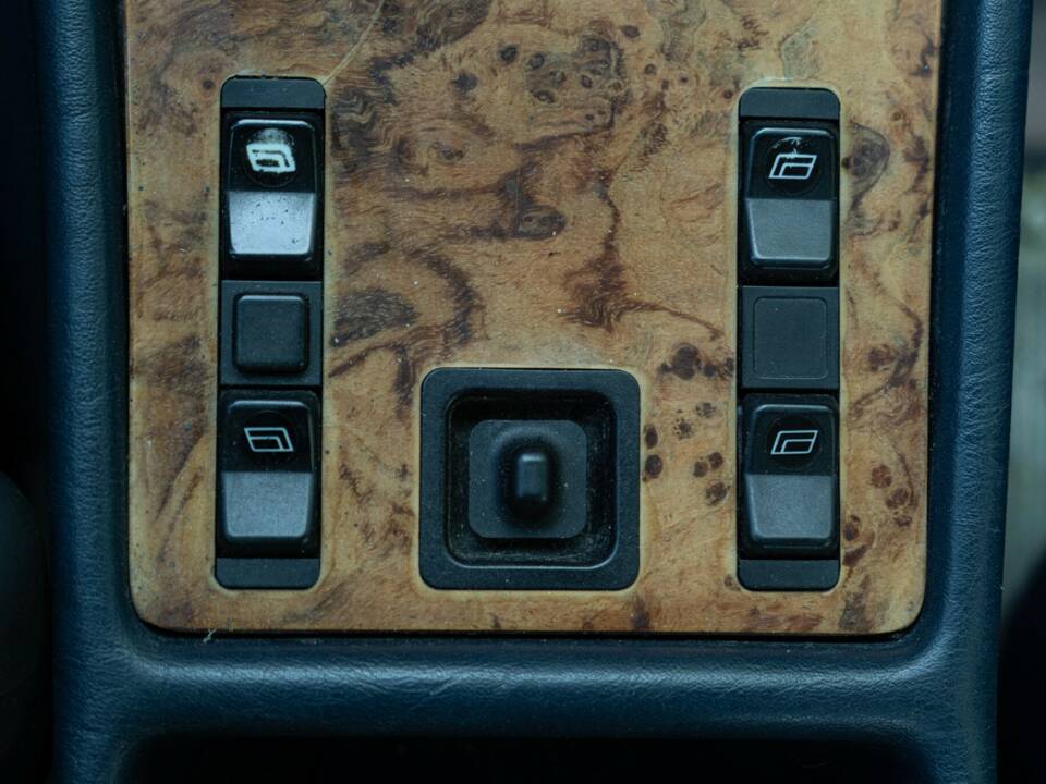 Afbeelding 40/50 van Mercedes-Benz 380 SEC (1982)
