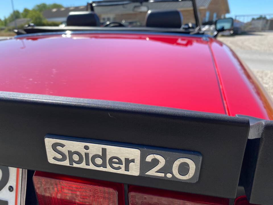 Image 19/56 of Alfa Romeo 2.0 Spider (1986)