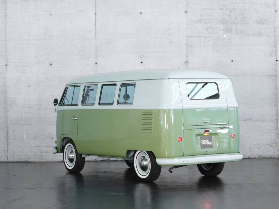 Image 2/47 of Volkswagen T1 minibus (1961)