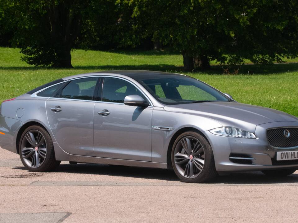 Immagine 1/37 di Jaguar XJ 5.0 (2011)