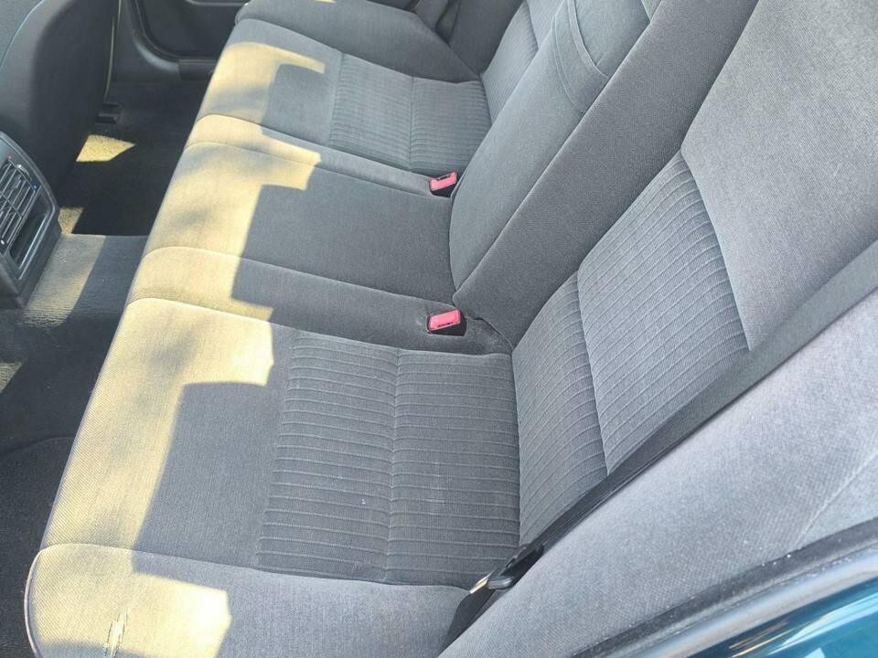Image 32/42 of BMW 520i (1998)
