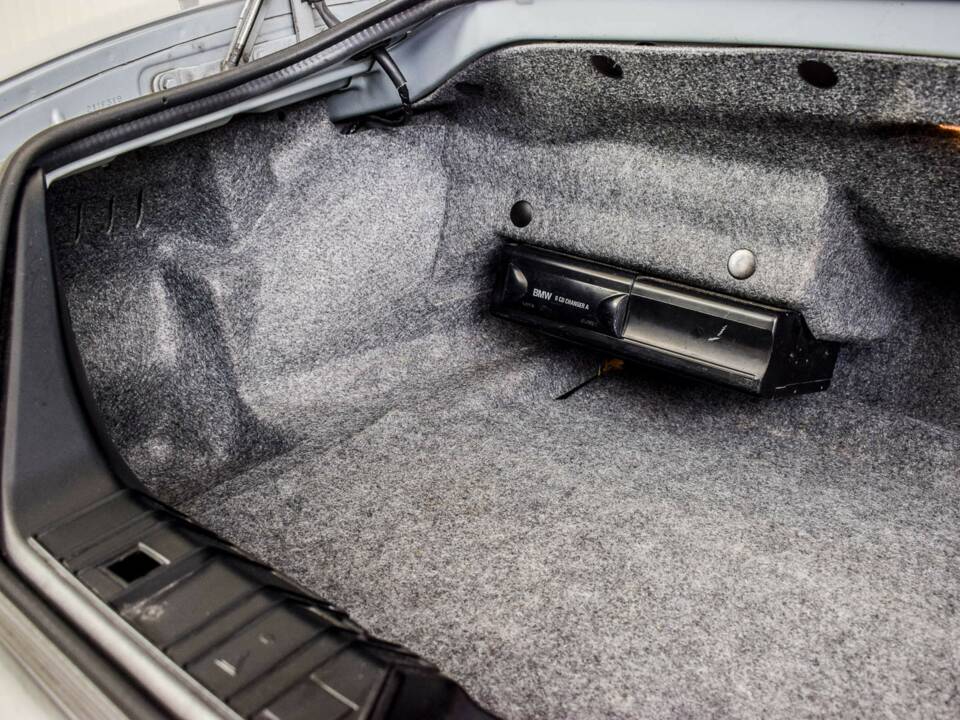 Bild 37/50 von BMW Z3 2.0 (2000)