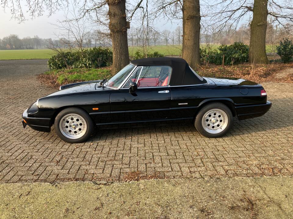 Bild 2/21 von Alfa Romeo 2.0 Spider (1991)