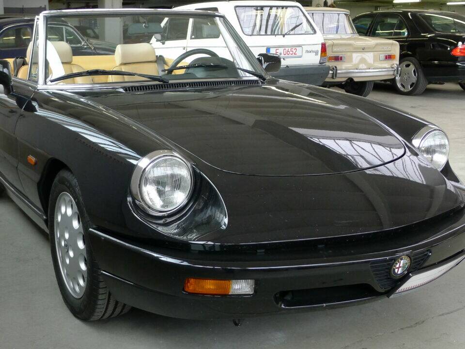 Bild 1/30 von Alfa Romeo 2.0 Spider (1993)