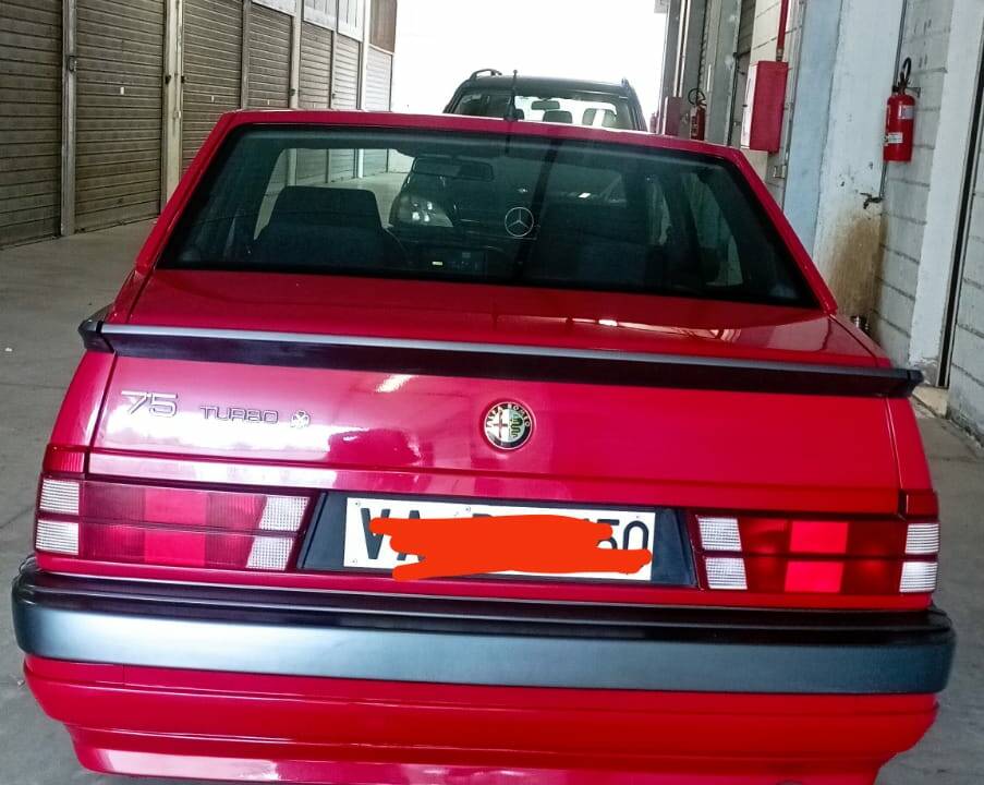Image 19/51 of Alfa Romeo 75 1.8 Turbo (1991)